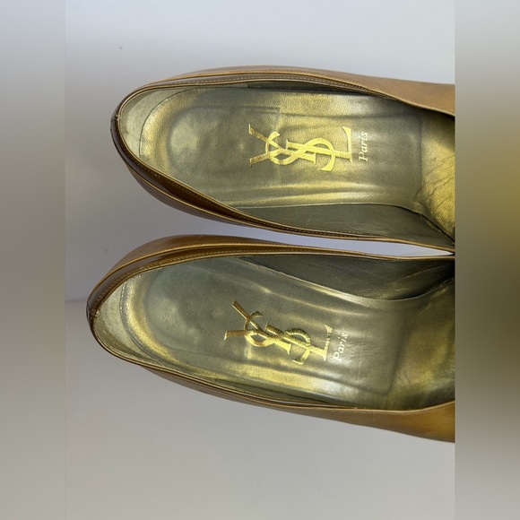 VTG Yves Saint Laurent Leather Pumps w a Bow Accent and Patent Leather Toe Cap - Picture 2 of 12